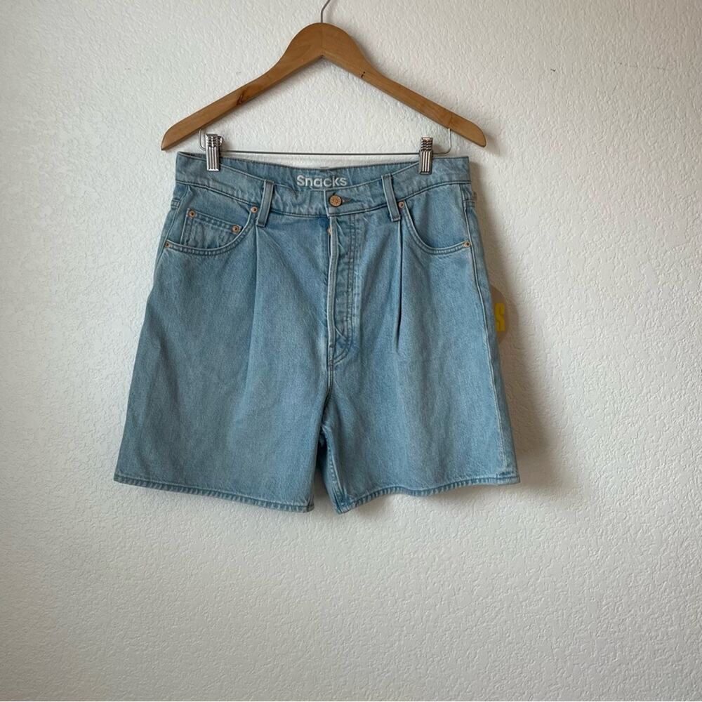 Mother Snacks Pleated Fun Shorts - Picture 5 of 8